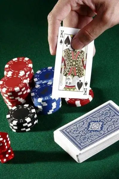 Live Sic Bo Dadu table on kl sore with three dice and betting grid